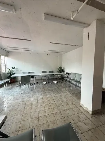 6820 W Flagler Street Miami FL 33144