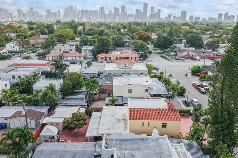 1727 SW 11th Terrace Miami FL 33135