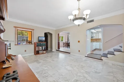 1727 SW 11th Terrace Miami FL 33135