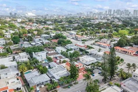 1727 SW 11th Terrace Miami FL 33135