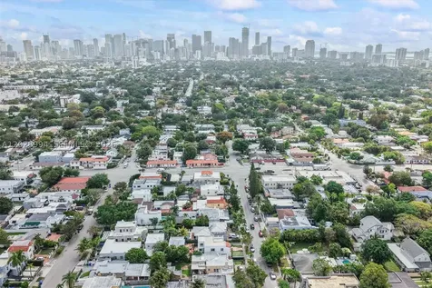 1727 SW 11th Terrace Miami FL 33135