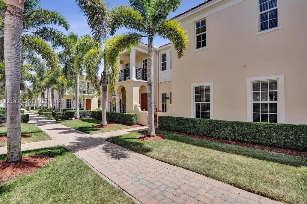 823 NW 82nd Lane Boca Raton FL 33487