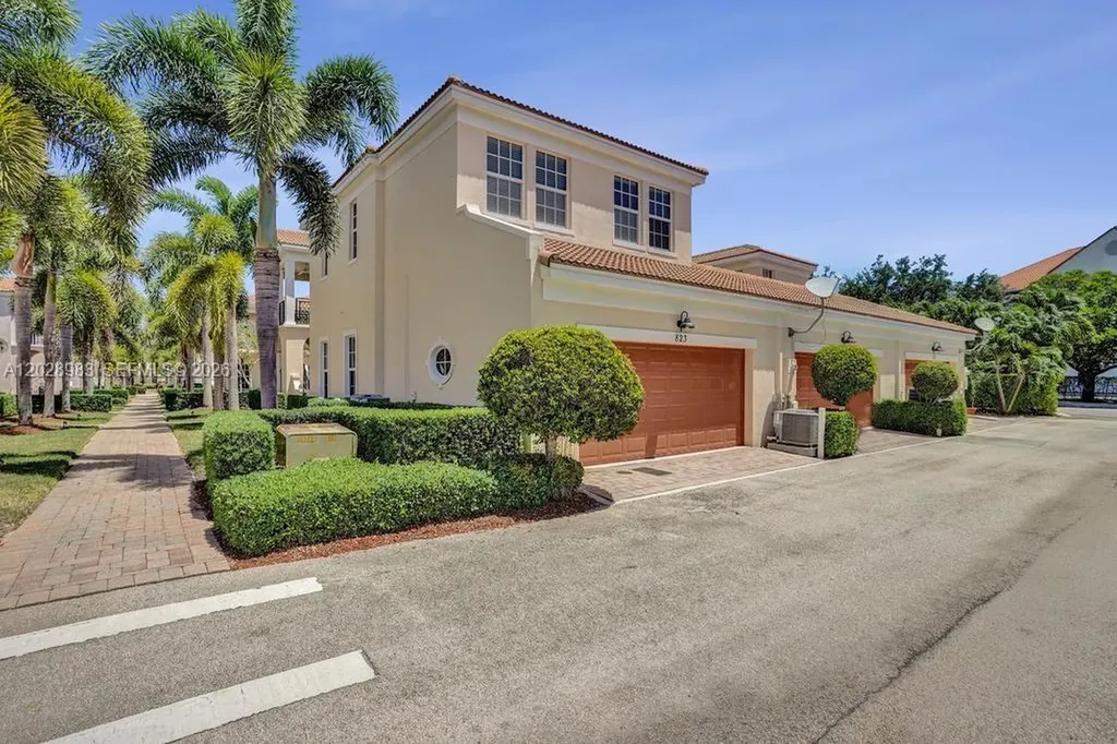823 NW 82nd Lane Boca Raton FL 33487