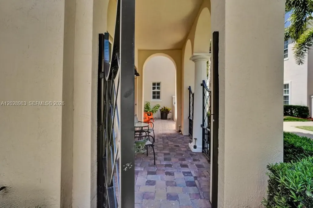 823 NW 82nd Lane Boca Raton FL 33487