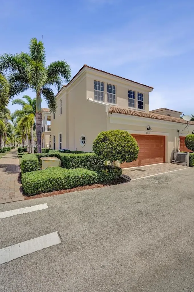 823 NW 82nd Lane Boca Raton FL 33487