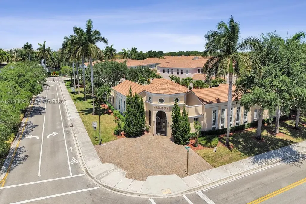 823 NW 82nd Lane Boca Raton FL 33487