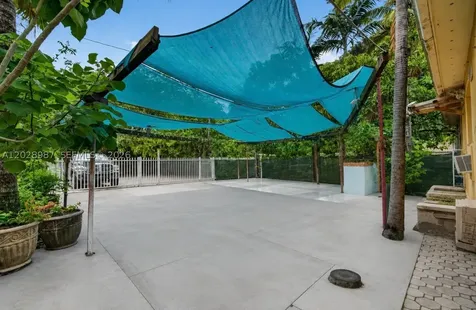 3315 NW 11th Avenue Miami FL 33127