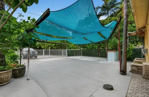 3315 NW 11th Avenue Miami FL 33127