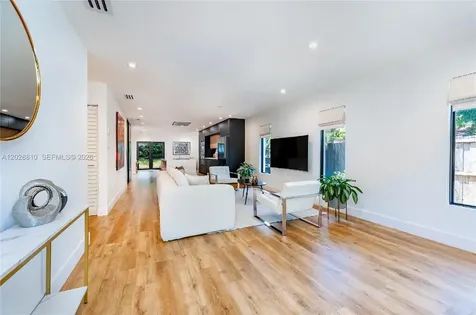 412 NW 41st Street Miami FL 33127