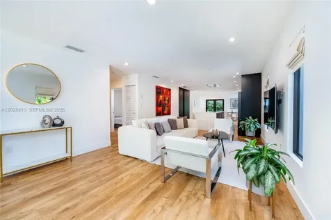 412 NW 41st Street Miami FL 33127