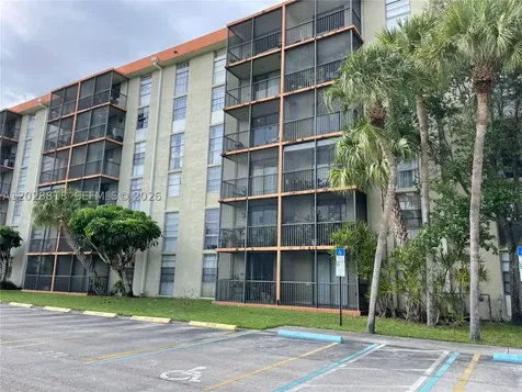 16950 W Dixie Highway North Miami Beach FL 33160