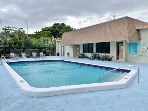 16950 W Dixie Highway North Miami Beach FL 33160