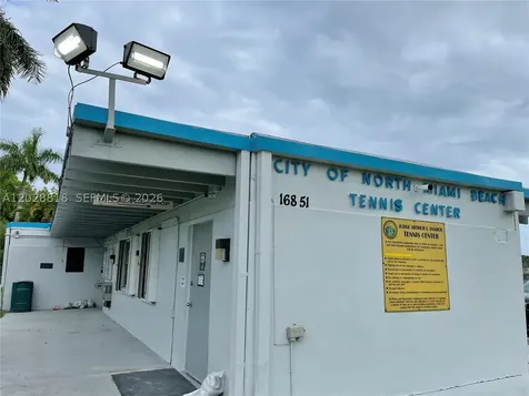 16950 W Dixie Highway North Miami Beach FL 33160