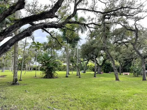 16950 W Dixie Highway North Miami Beach FL 33160