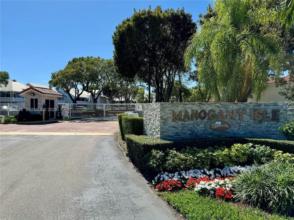 10441 Mahogany Key Circle Miami FL 33196