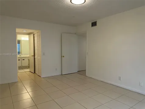 10441 Mahogany Key Circle Miami FL 33196