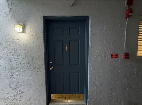 10441 Mahogany Key Circle Miami FL 33196