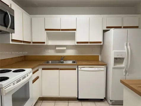 10441 Mahogany Key Circle Miami FL 33196