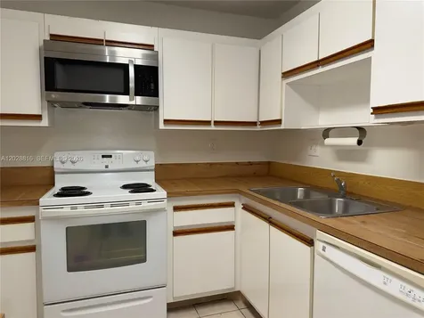 10441 Mahogany Key Circle Miami FL 33196