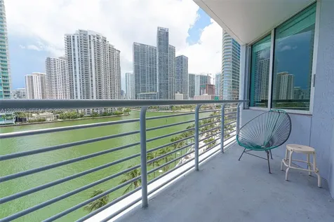 325 S Biscayne Boulevard Miami FL 33131