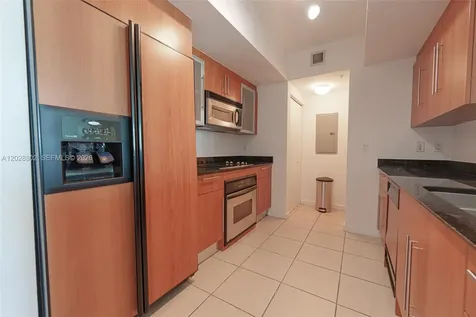 325 S Biscayne Boulevard Miami FL 33131
