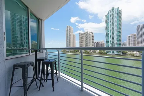 325 S Biscayne Boulevard Miami FL 33131