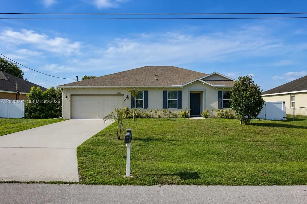 1025 SW Sarto Lane Port St. Lucie FL 34953