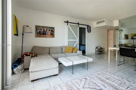 800 West Avenue Miami Beach FL 33139