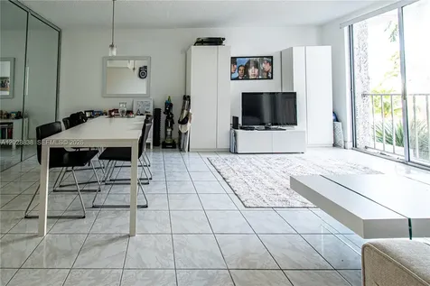 800 West Avenue Miami Beach FL 33139