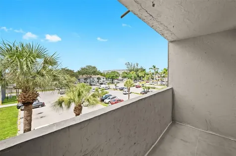 10090 NW 80th Court Hialeah Gardens FL 33016