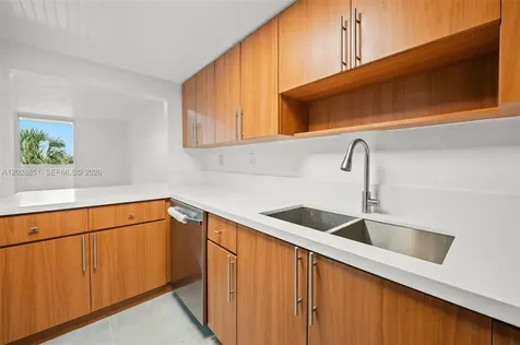 10090 NW 80th Court Hialeah Gardens FL 33016