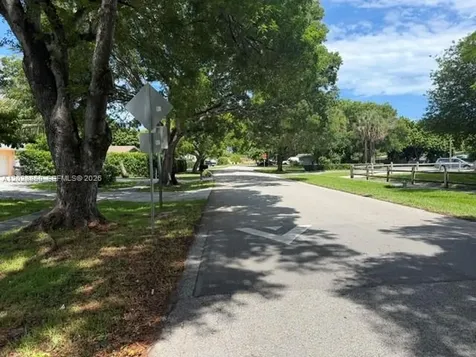 2015 Pinehurst Drive West Palm Beach FL 33407