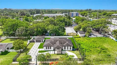 152 NW 165th Street Miami FL 33169