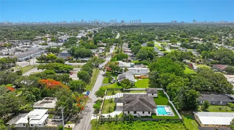 152 NW 165th Street Miami FL 33169