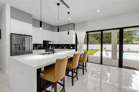 152 NW 165th Street Miami FL 33169
