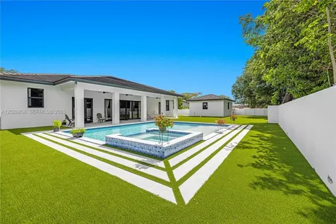 152 NW 165th Street Miami FL 33169