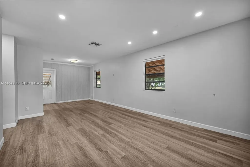 130 NE 171st Terrace Miami FL 33162