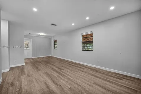 130 NE 171st Terrace Miami FL 33162