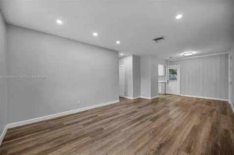 130 NE 171st Terrace Miami FL 33162