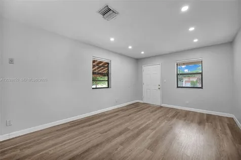 130 NE 171st Terrace Miami FL 33162