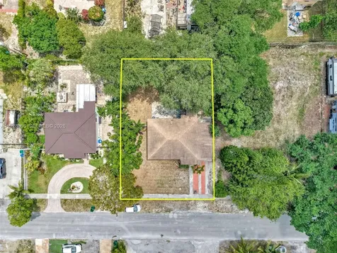 130 NE 171st Terrace Miami FL 33162