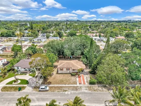 130 NE 171st Terrace Miami FL 33162
