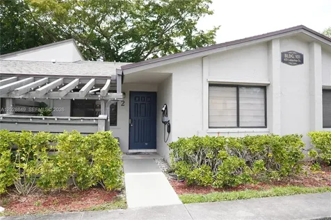 453 Lakeview Drive Weston FL 33326