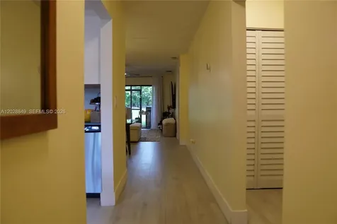 453 Lakeview Drive Weston FL 33326