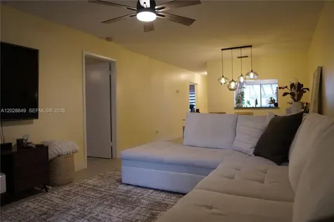 453 Lakeview Drive Weston FL 33326