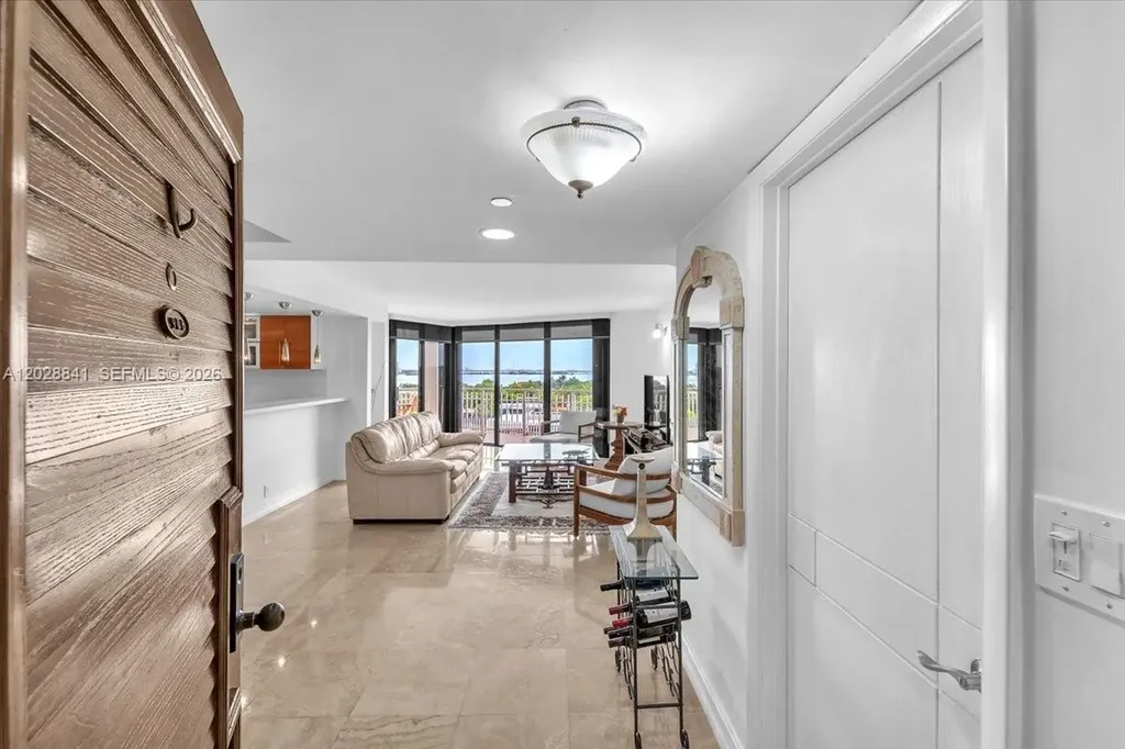 2000 Towerside Terrace Miami FL 33138