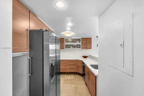 2000 Towerside Terrace Miami FL 33138