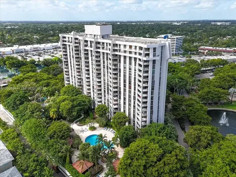 2000 Towerside Terrace Miami FL 33138
