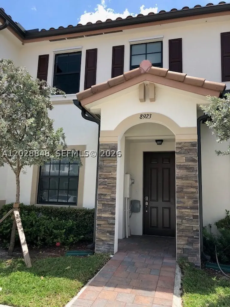 8923 W 35th Avenue Hialeah FL 33018