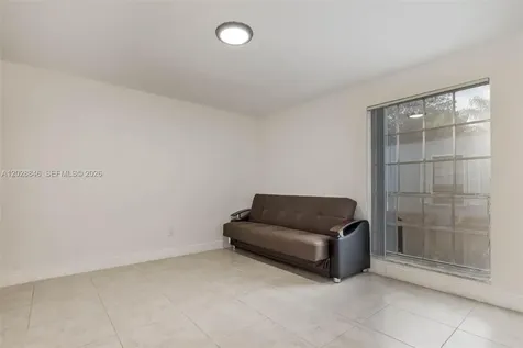 10748 N Kendall Drive Miami FL 33176